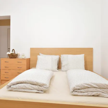 Deluxe Center Studio Apartment *